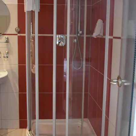 Hotel Am Bahnhof 3*